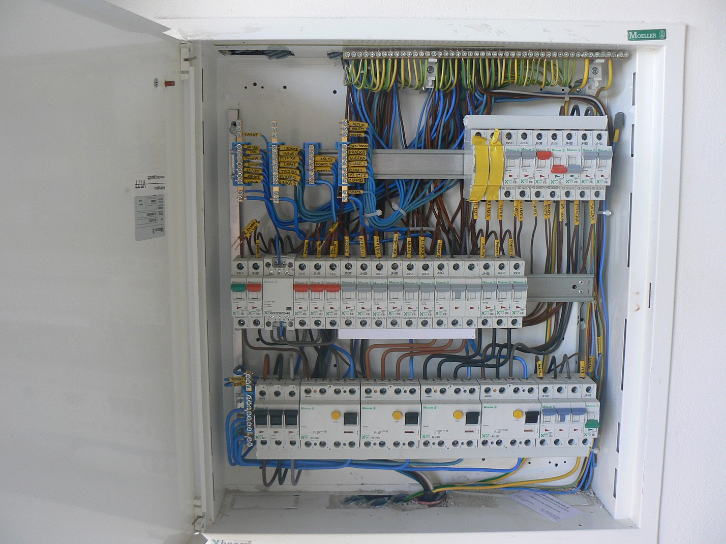 Elektroinstalace - Moderní elektroinstalace